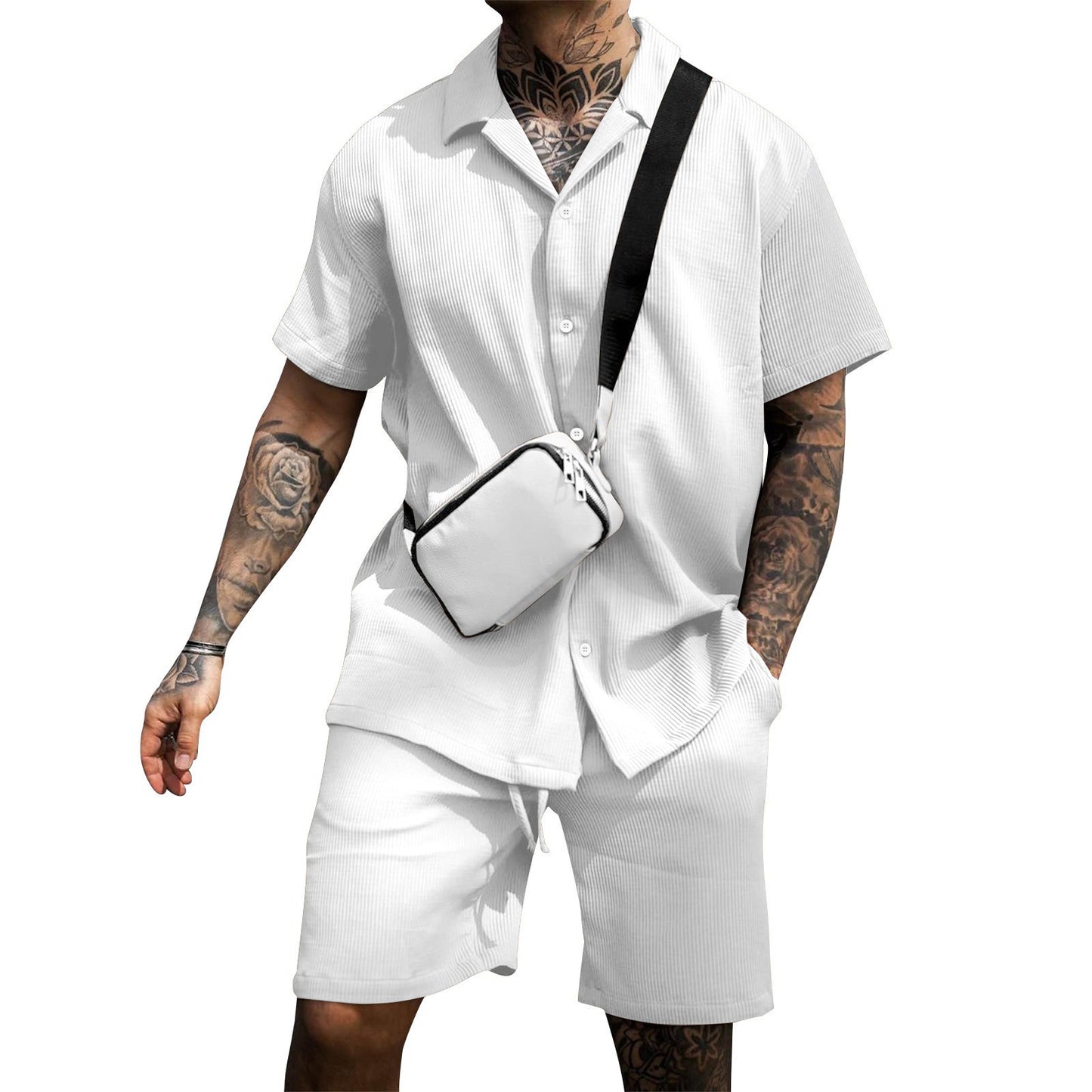 Ensemble polo manches courtes et short blanc, col boutonné et tissu côtelé