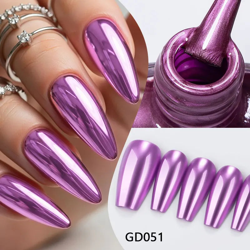 Vernis effet miroir violet sur ongles longs brillants, flacon et échantillons.