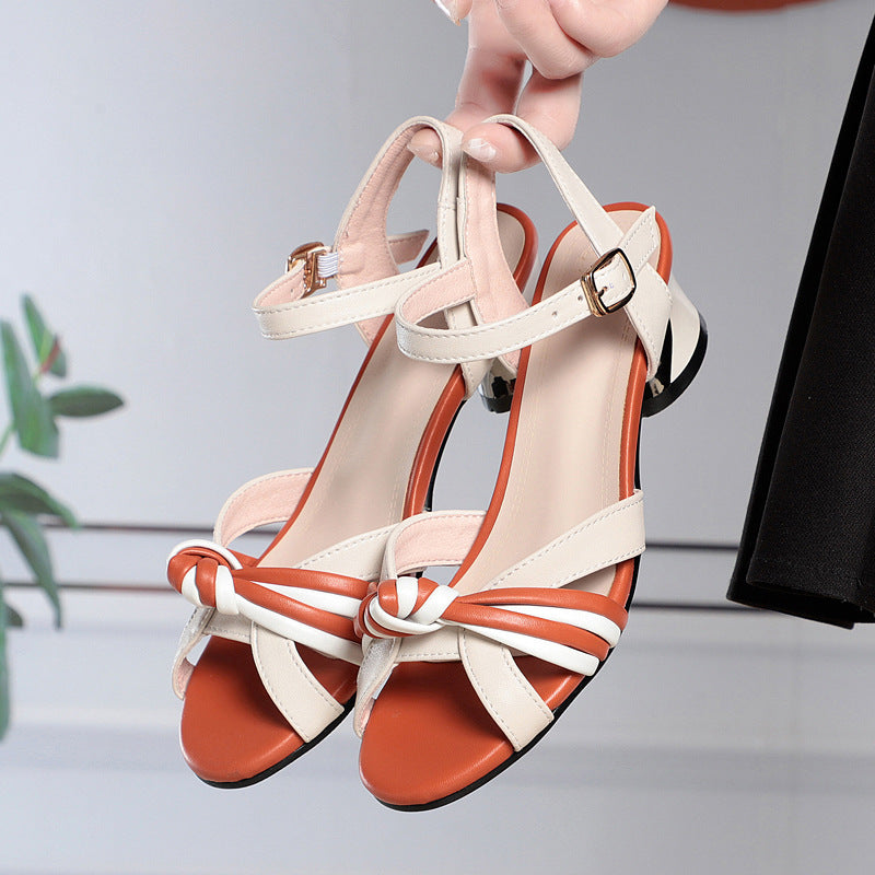 Sandales à talon épais en cuir, bout rond, brides claires et orange, boucle