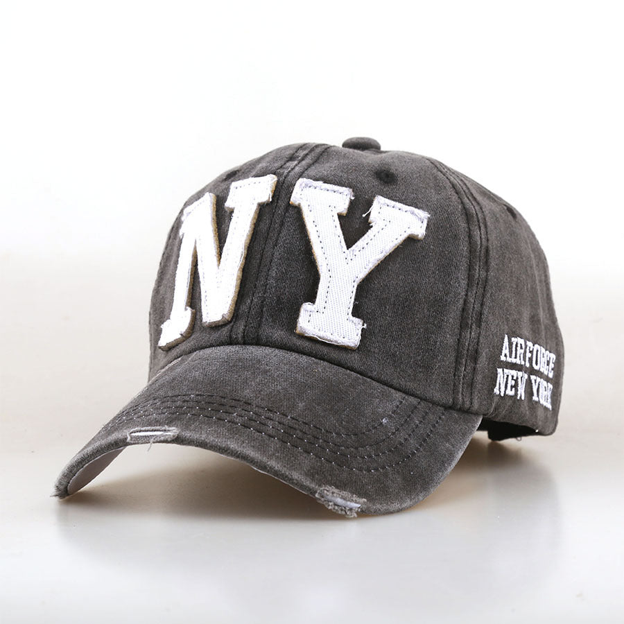 Casquette baseball gris foncé délavé, broderie NY blanche, patch Air Force New York.