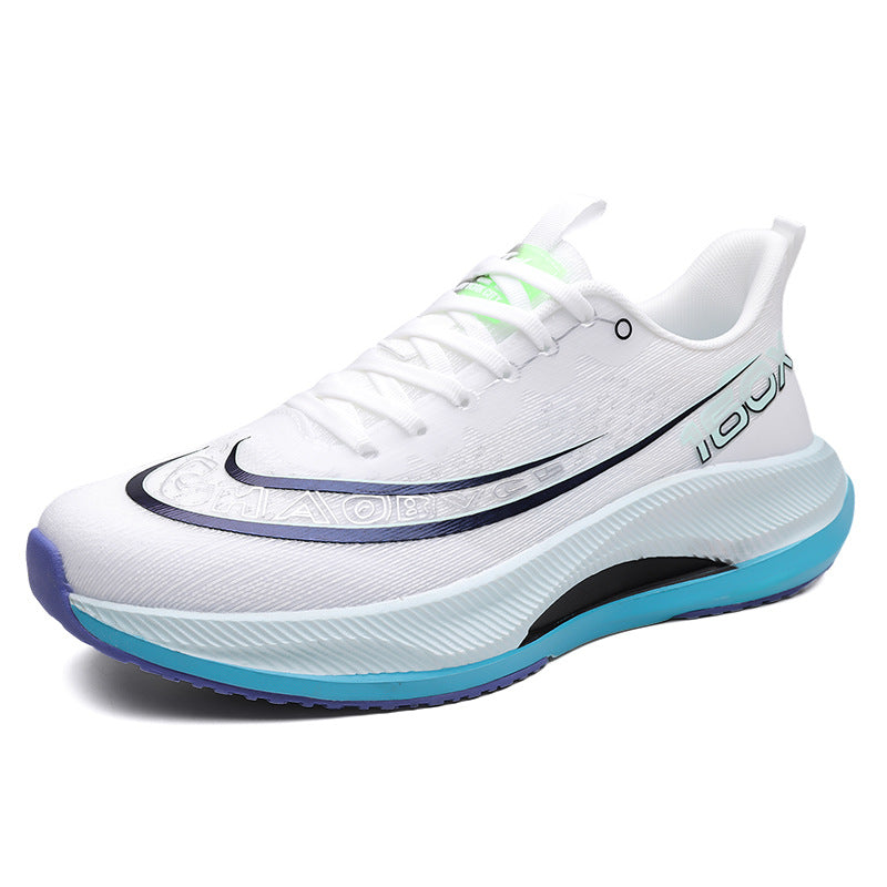 Chaussures de sport blanches à lacets, semelle bleue et liseré bleu foncé