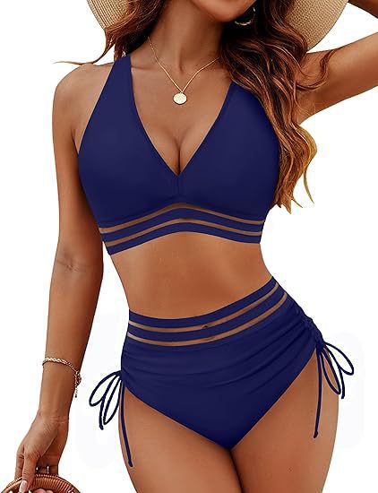 Maillot de bain deux pièces taille haute bleu, triangle plongeant et empiècements rayés