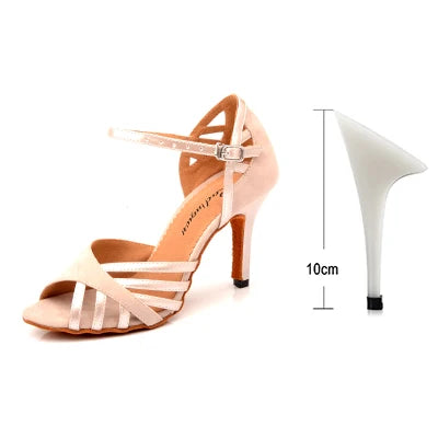 Escarpins femme à talon cubain en daim et PU, beige clair, brides à lanières et boucle.