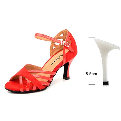 Escarpins femme à talon cubain en daim et PU, rouge, brides croisées et boucle.