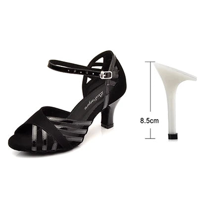 Escarpins femme à talon cubain en daim et PU, noir, brides à lanières et boucle.