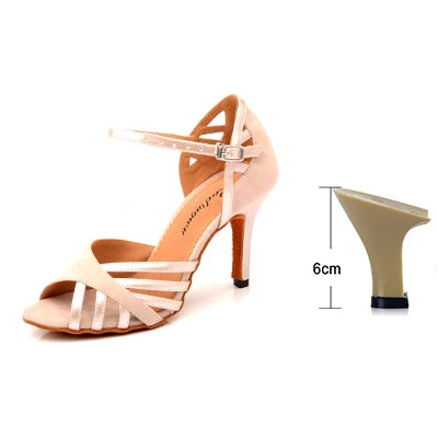 Escarpins femme à talon cubain en daim et PU, beige, brides à lanières et boucle.