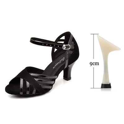 Escarpins femme à talon cubain en daim et PU, noir, brides croisées et boucle.