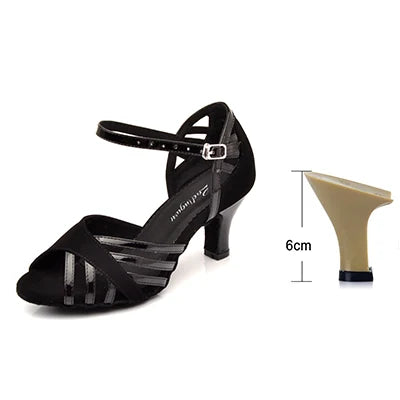 Escarpins femme à talon cubain en daim et PU, noir, brides croisées et boucle.