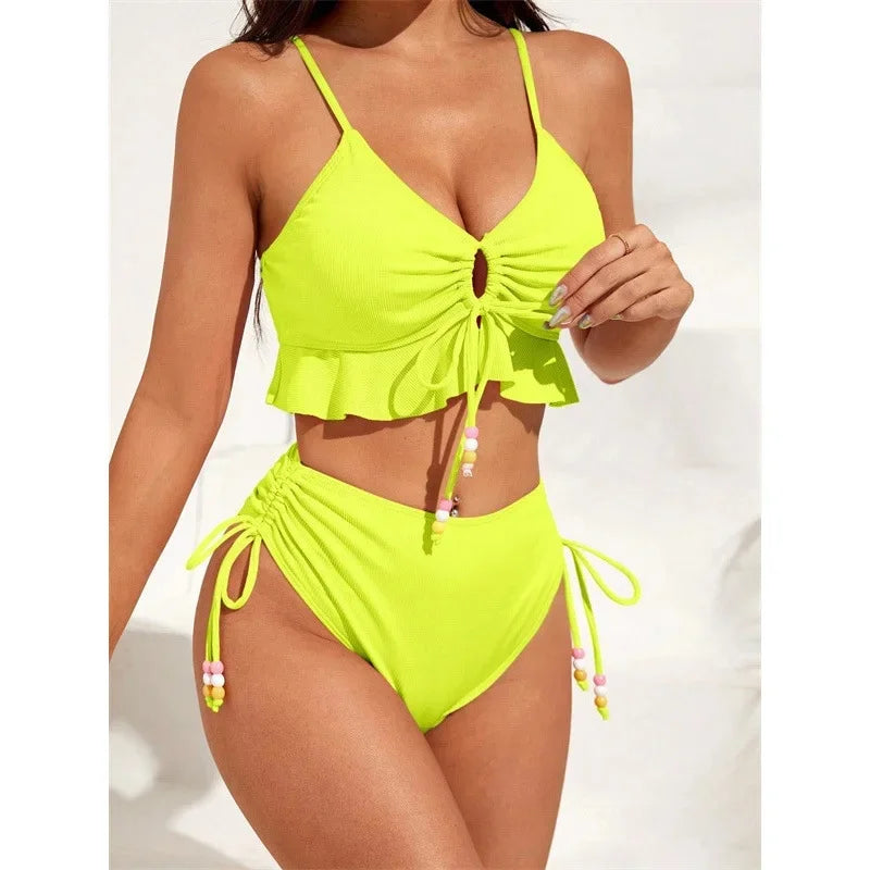 Ensemble bikini jaune fluo à volants, top triangle froncé et bas taille haute à cordons