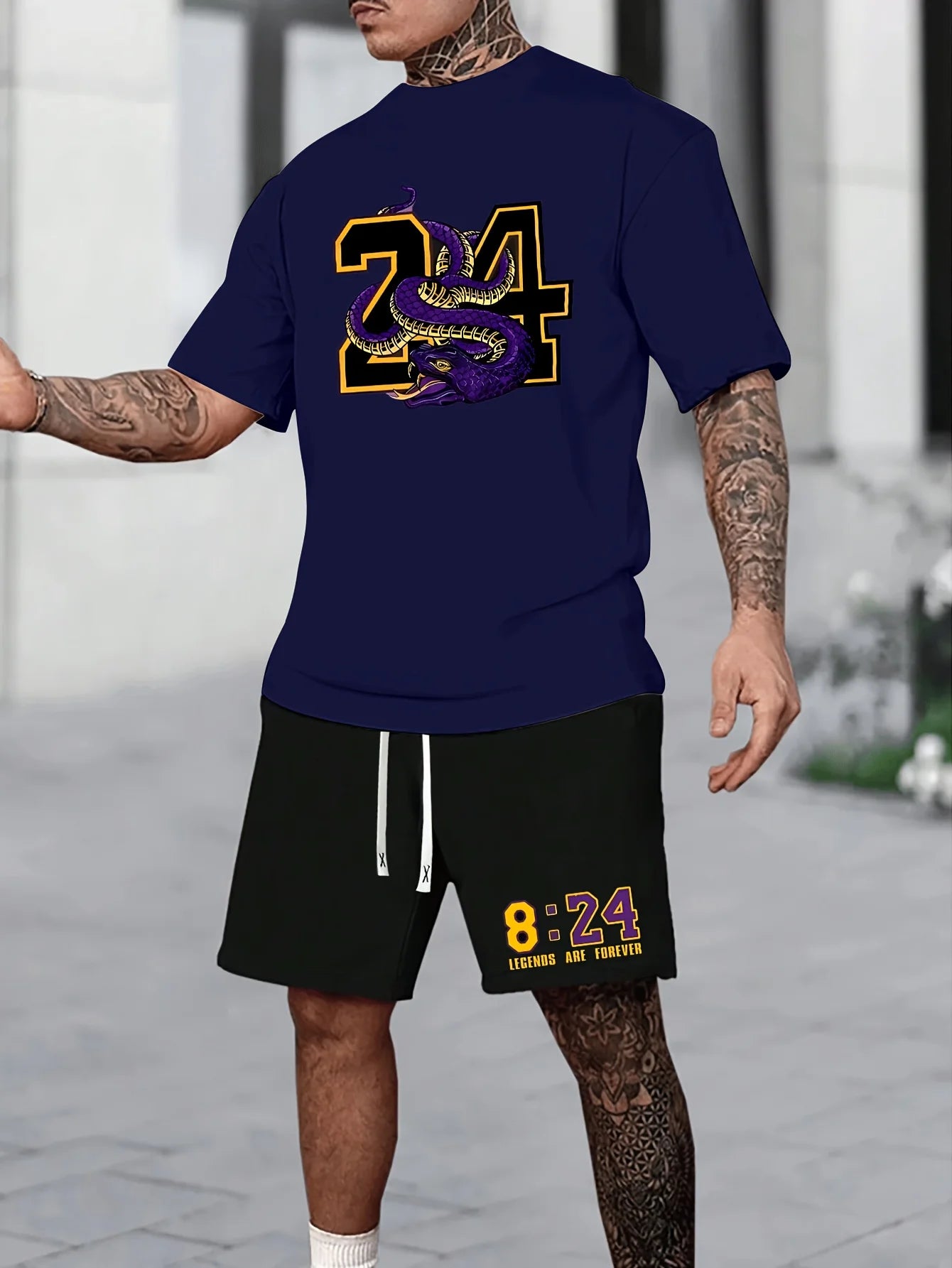 Ensemble t-shirt bleu marine et short noir, serpent violet et imprimé 8:24