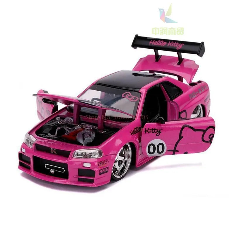 coffret collector Hello Kitty figurine nissan GTR R34 custom couleur rose / blanc
