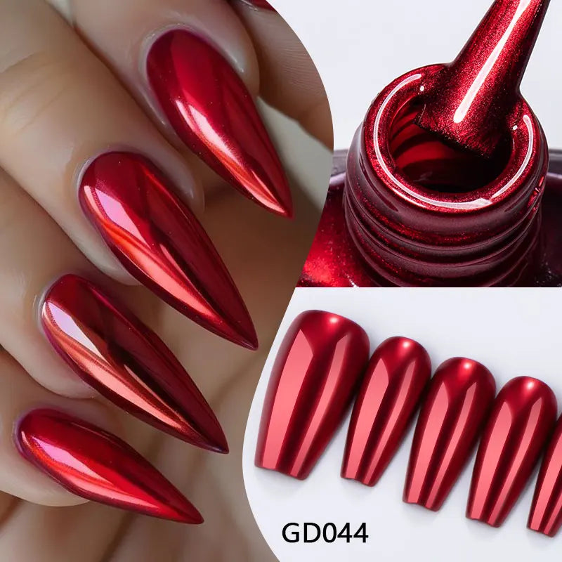 Vernis à ongles effet miroir rouge, flacon et ongles métallisés.
