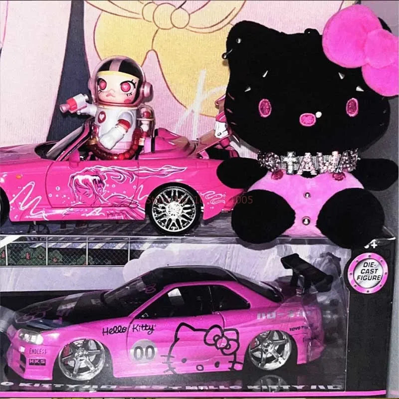 coffret collector Hello Kitty figurine nissan GTR R34 custom couleur rose / blanc