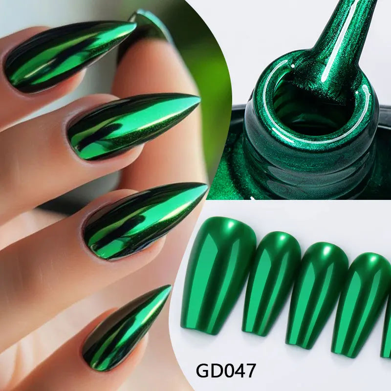Vernis effet miroir vert émeraude sur ongles longs, flacon et échantillons.
