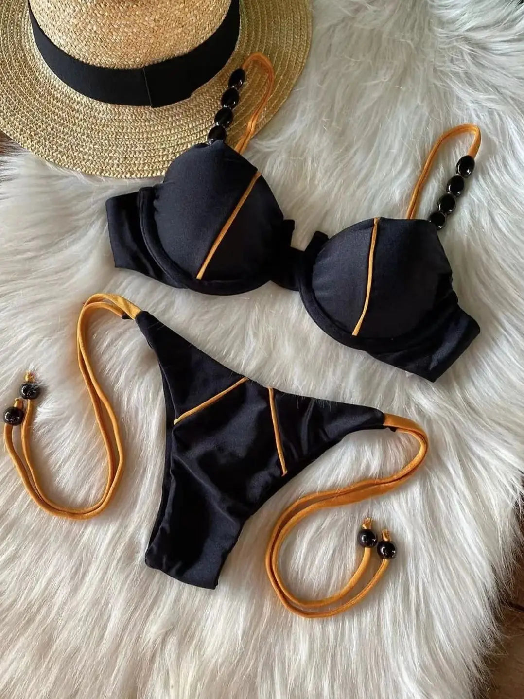 Ensemble maillot de bain 2 pièces bleu foncé à armatures, liseré orange, taille basse