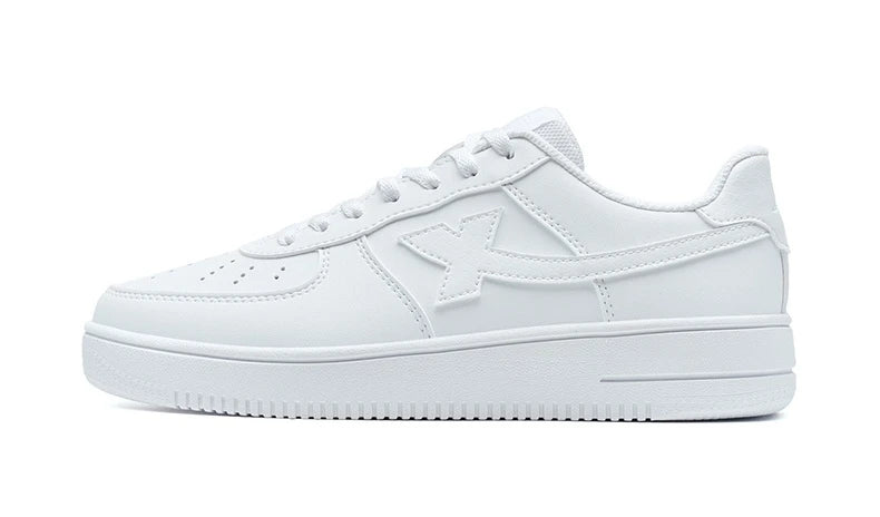 Chaussure de skate Xtep blanche, lacets, logo étoile contrasté, semelle épaisse
