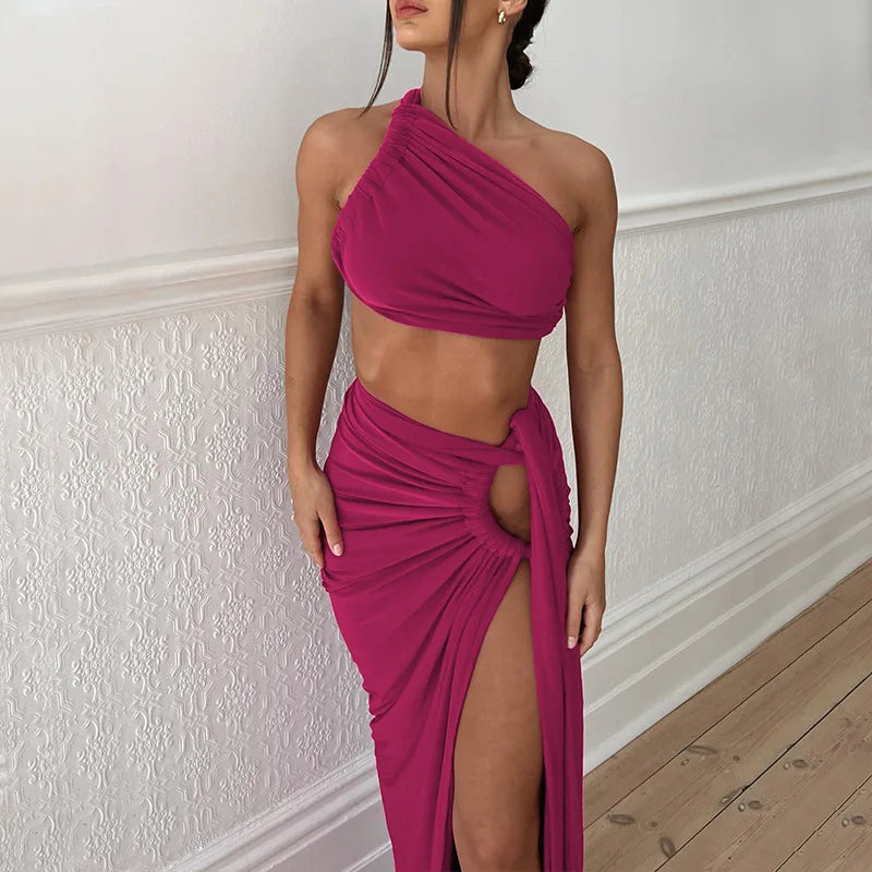 Ensemble deux pièces femme violet: top bandeau drapé et jupe longue fendue avec nœud.