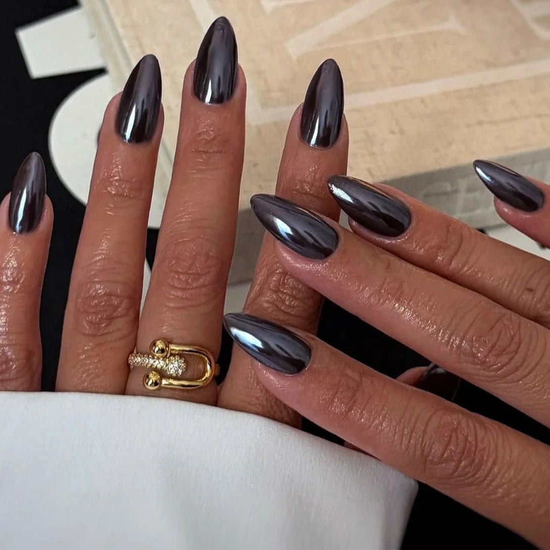 Faux ongles pointus , Aurora noir, blanc, nacré, brillant