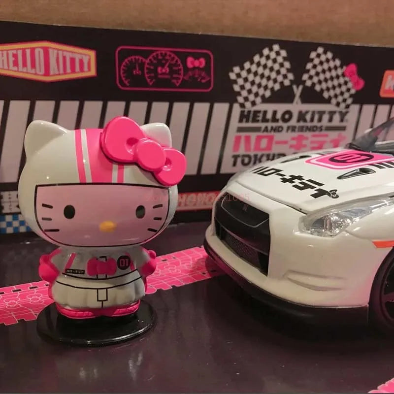 coffret collector Hello Kitty figurine nissan GTR R34 custom couleur rose / blanc