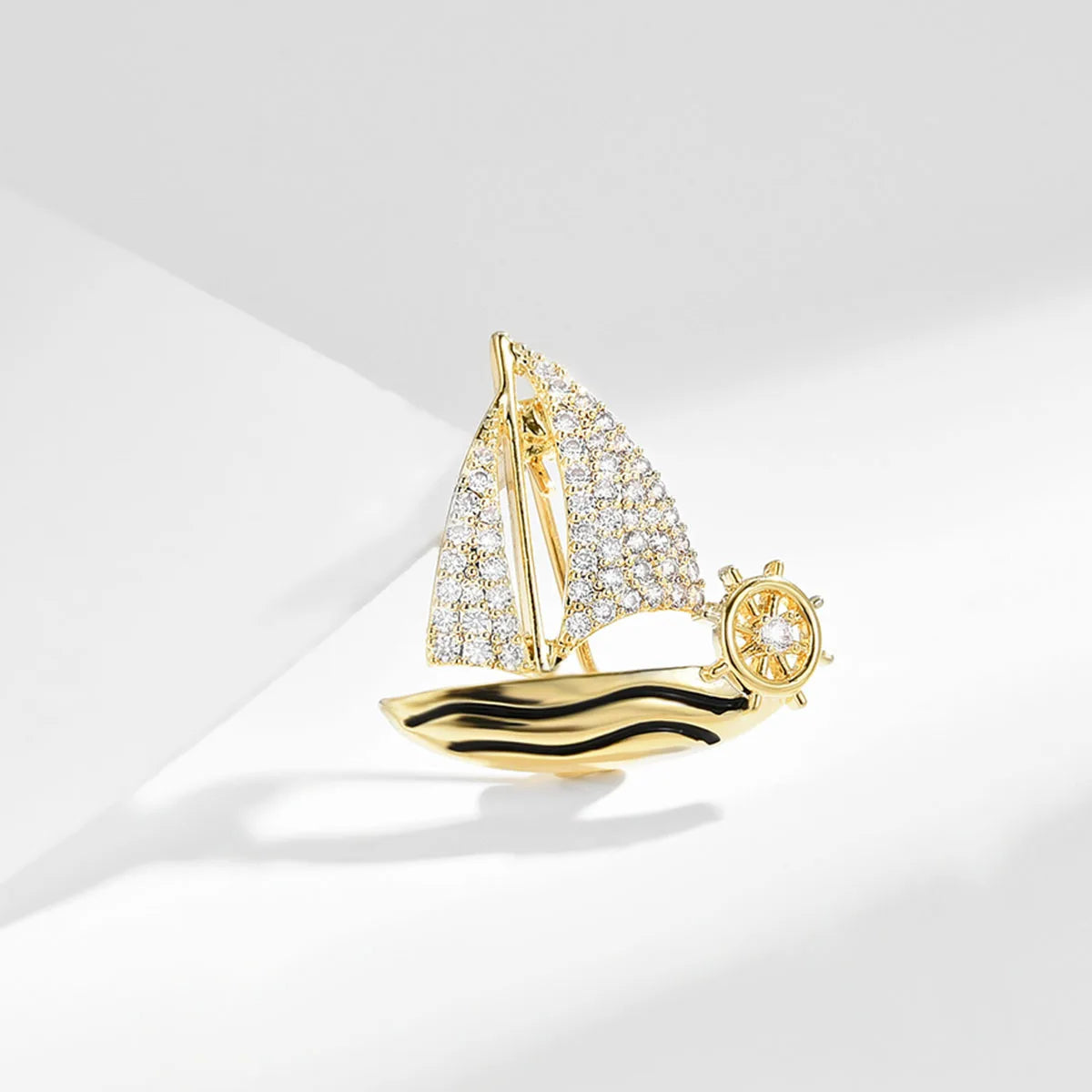 Broche voilier exquise pour hommes et femmes
