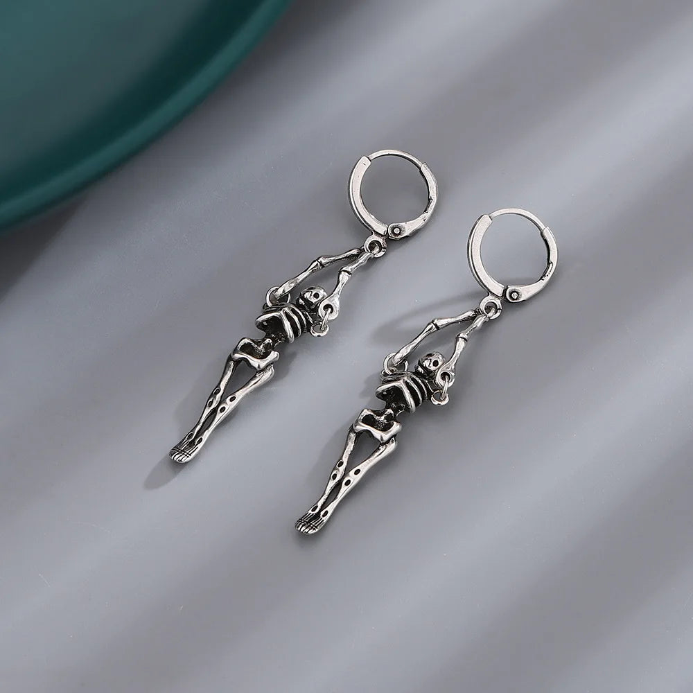 Boucles d'oreilles squelette argenté idéal pour halloween