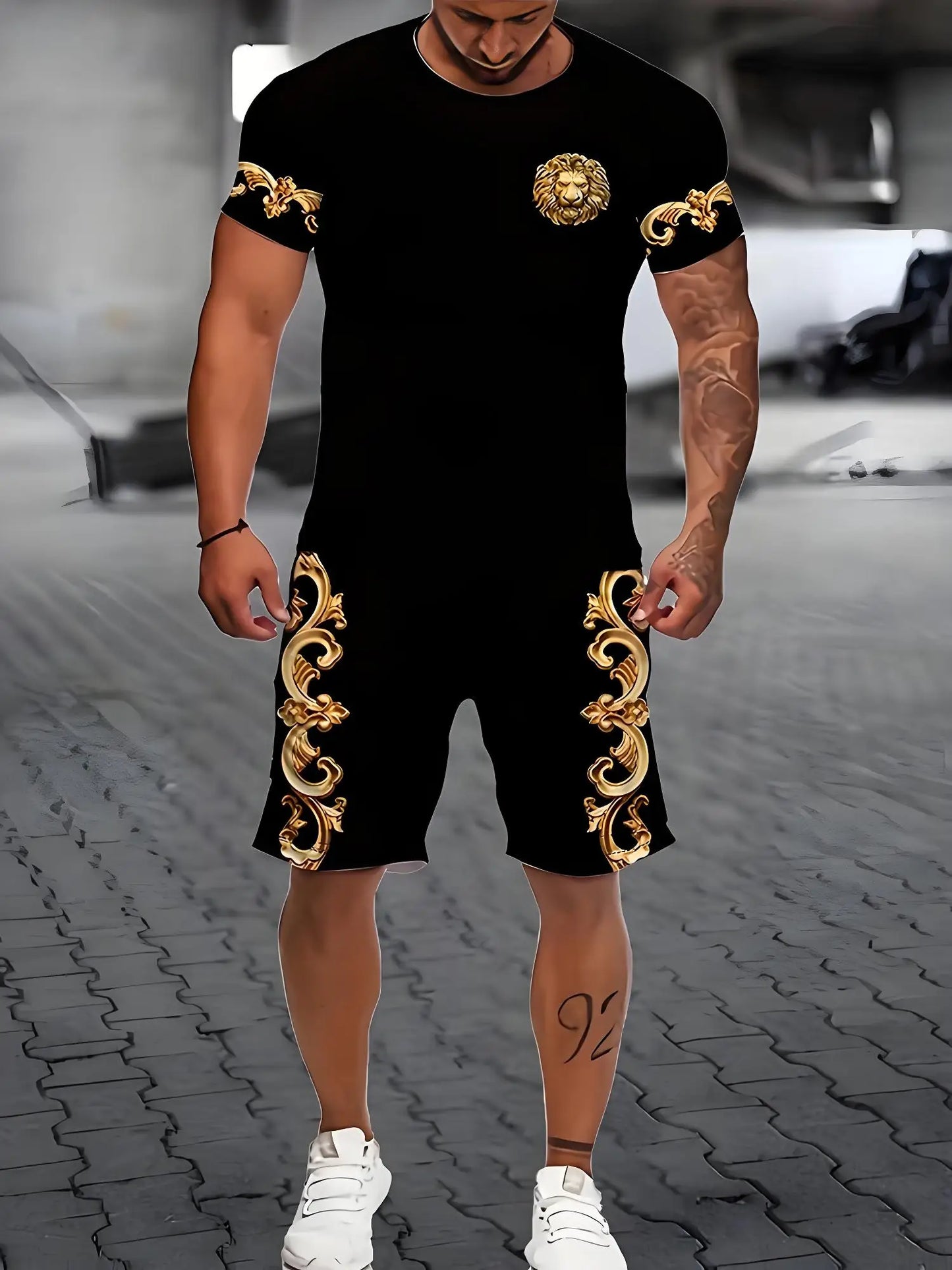 Ensemble t-shirt à col rond et short, noir, imprimé lion doré sur le buste