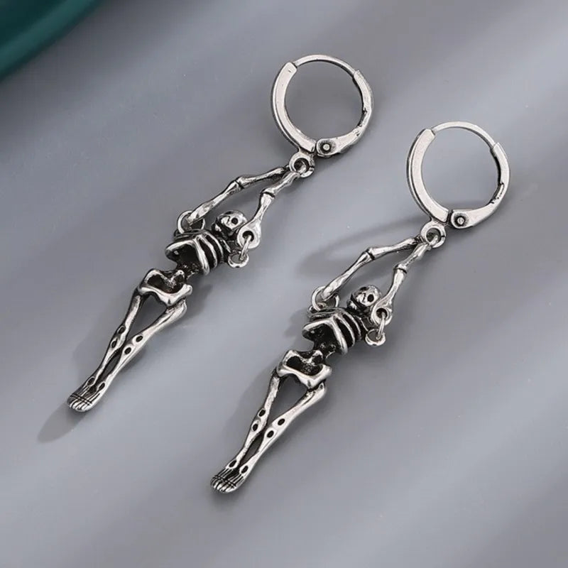Boucles d'oreilles squelette argenté idéal pour halloween