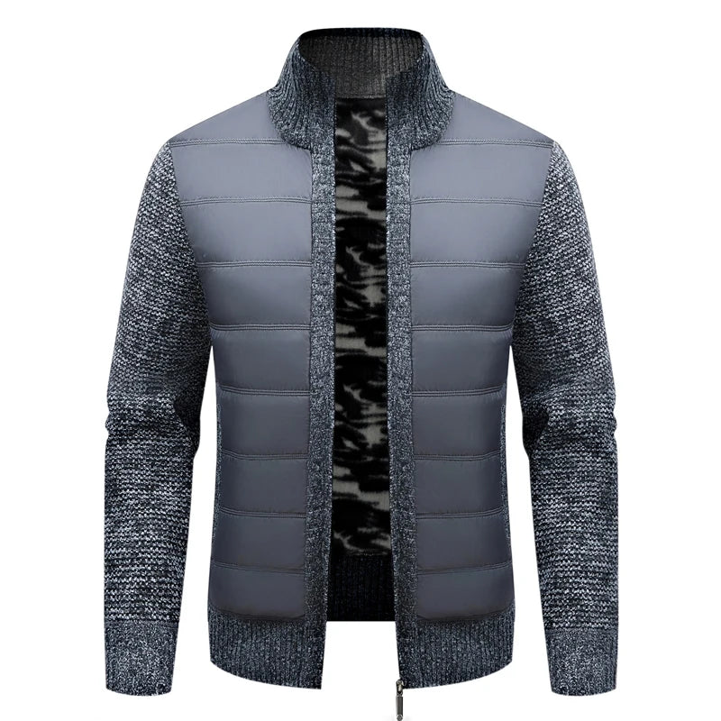 Cardigan homme doublé polaire bleu nuit, manches tricot, panneaux matelassés, fermeture zip.