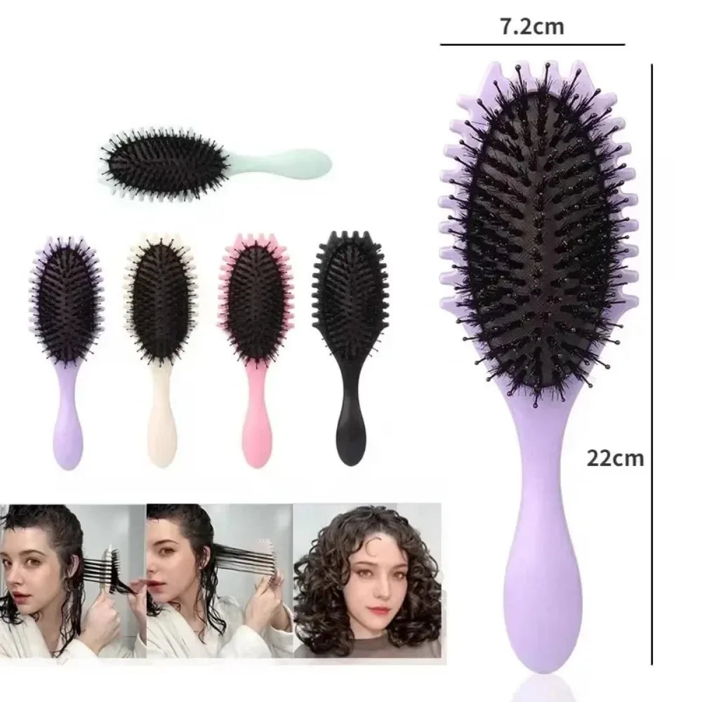 brosse colorée pour cheveux bouclée