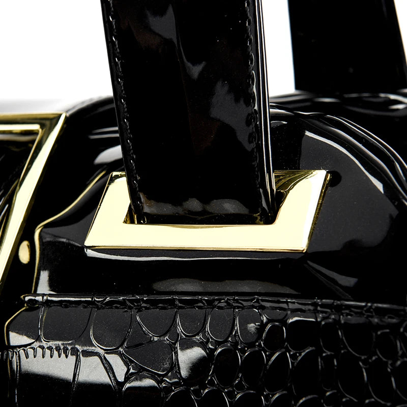 Poignées de sac en cuir verni noir effet croco avec cadre rectangulaire doré