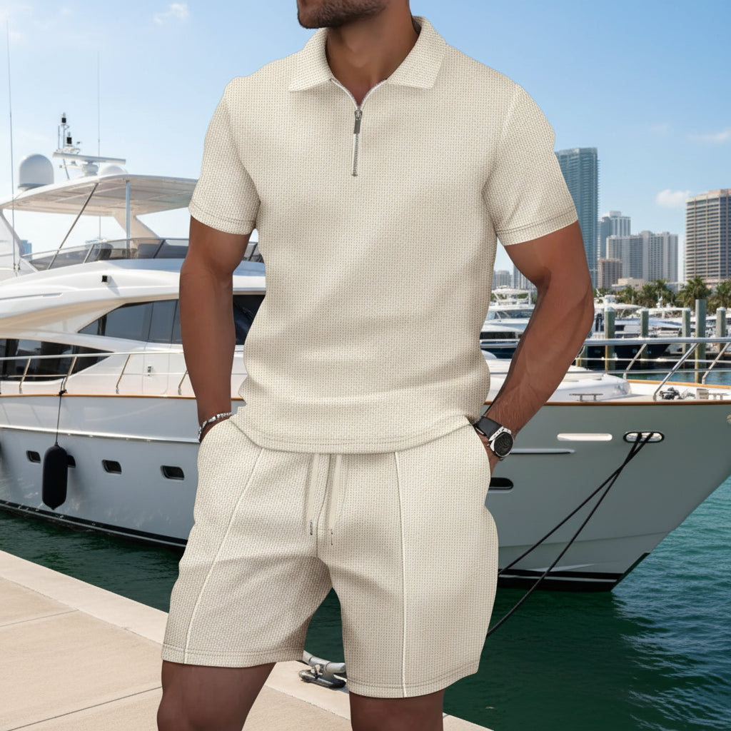 Ensemble polo homme gaufré crème : polo à zip manches courtes et short assorti.