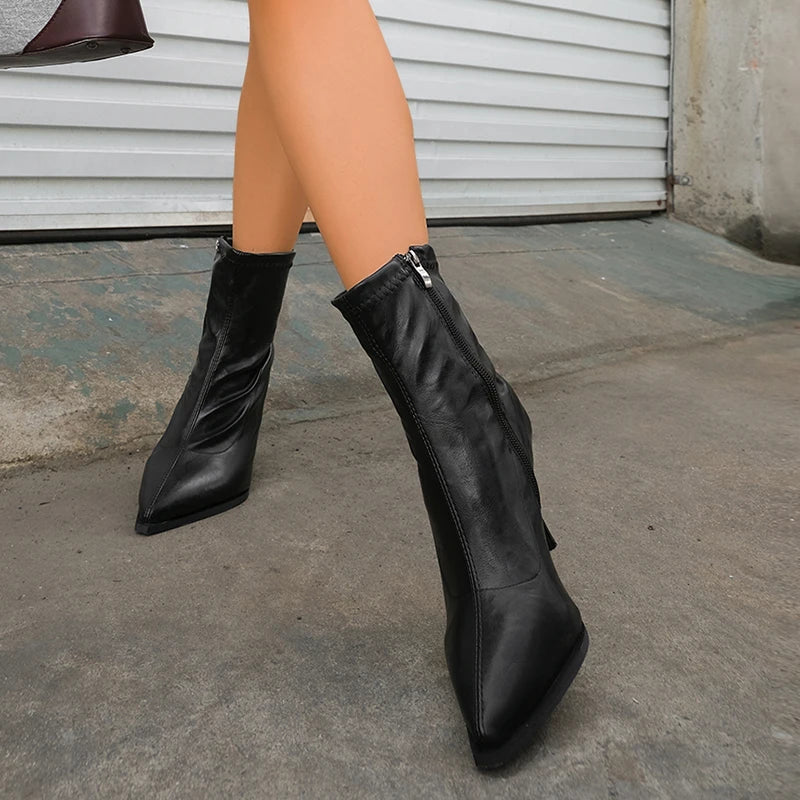 Bottines femme noires à talon aiguille, tige mi-haute, fermeture éclair latérale