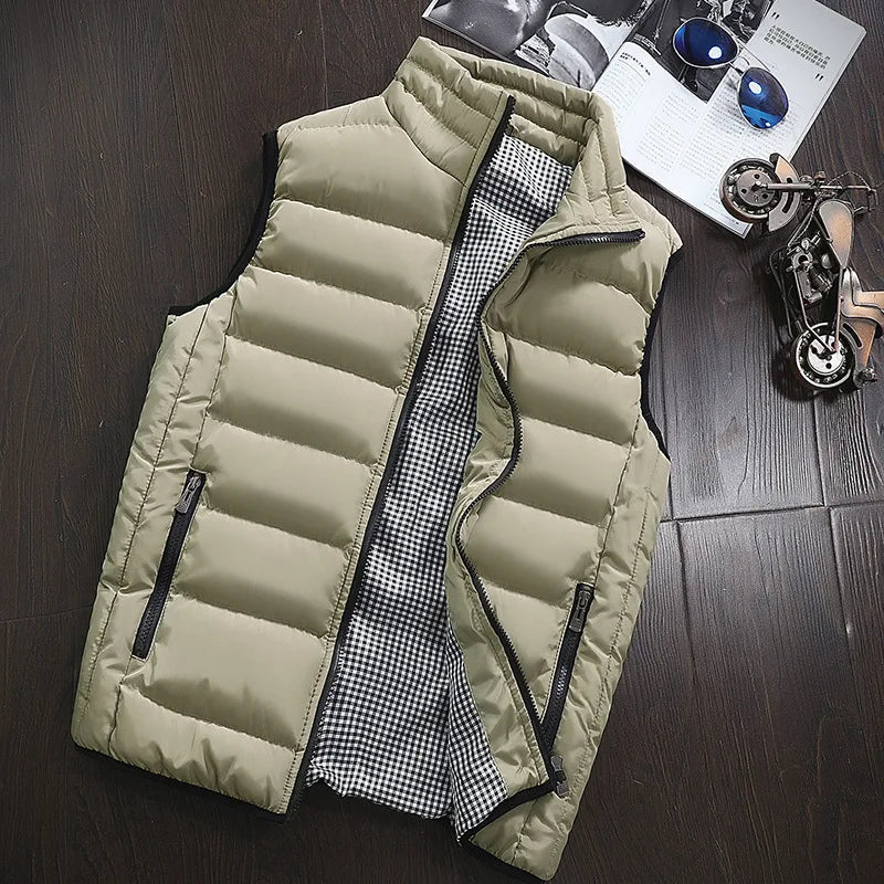 Gilet matelassé sans manches vert olive clair, zip noir et doublure à carreaux