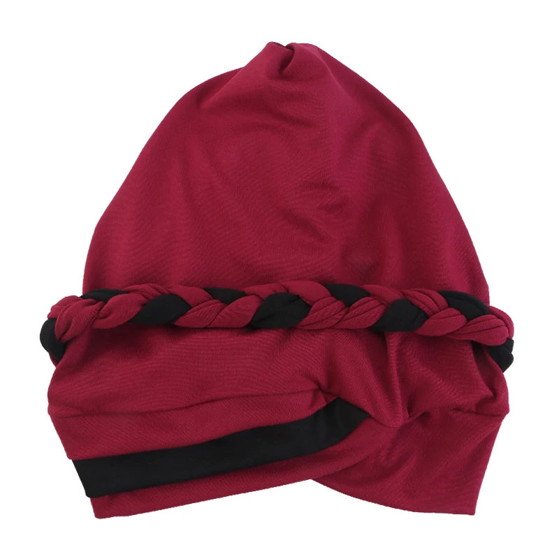 Foulard turban tressé bordeaux, bande noire contrastante et tresse horizontale
