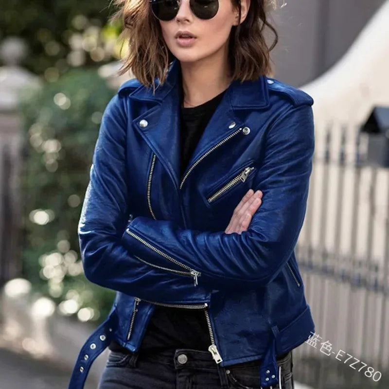 "Un blouson en cuir intemporel, pour une allure à la fois raffinée et audacieuse.