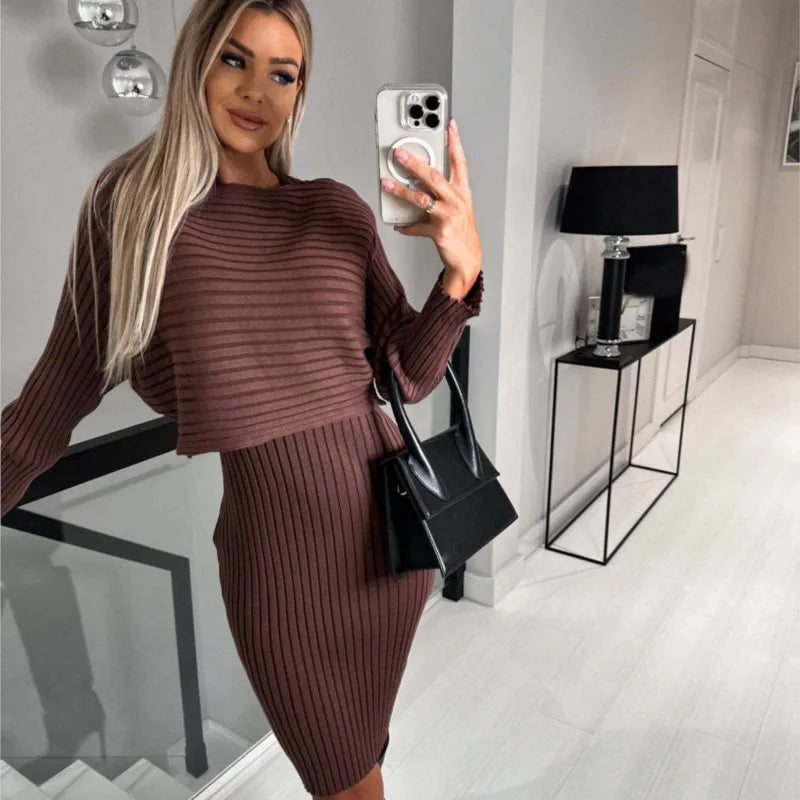Ensemble deux pièces élégante pull et robe à manches longues pour femmes