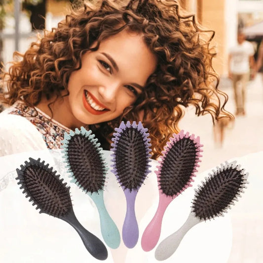 brosse colorée pour cheveux bouclée