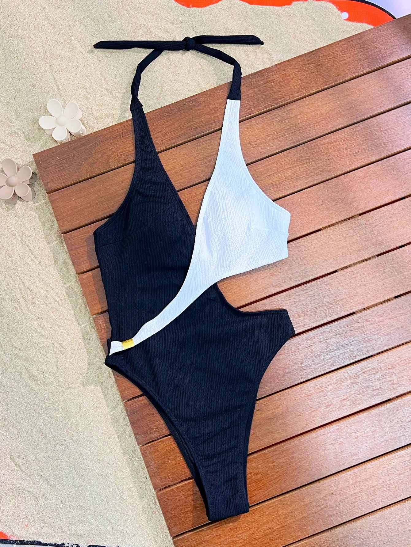 Maillot de bain une pièce dos nu bleu foncé, col noué et taille haute