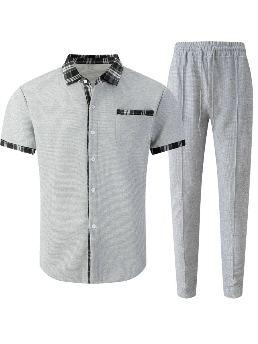 Ensemble chemise gris clair à col boutonné et poche poitrine, pantalon gris clair à taille élastique