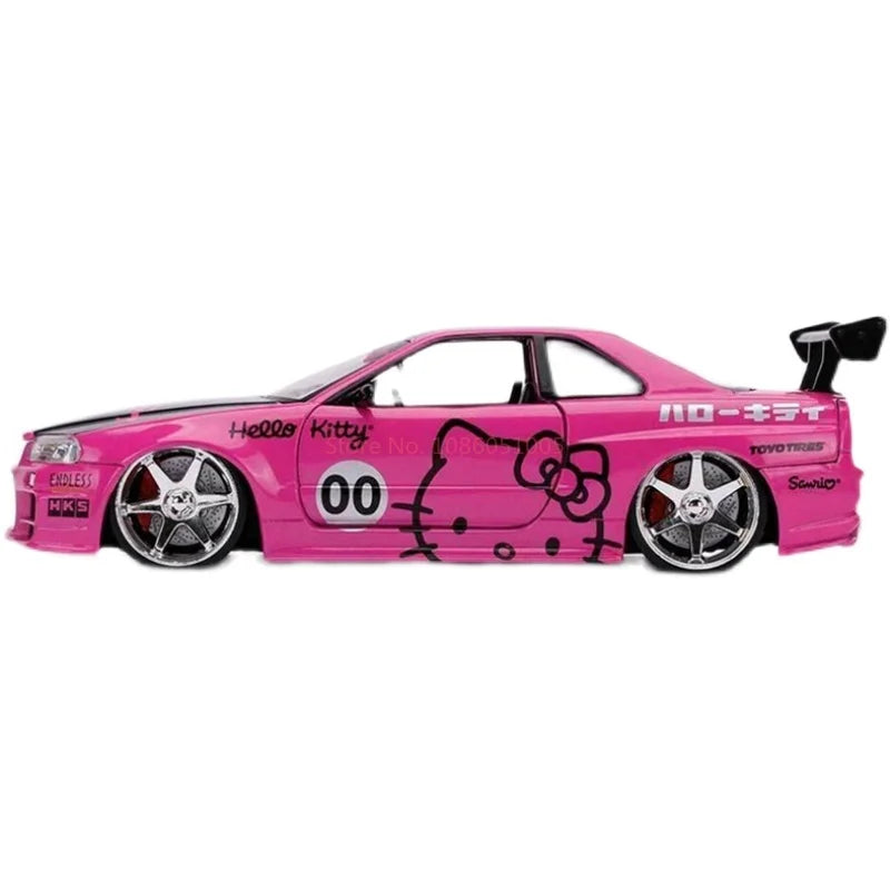 coffret collector Hello Kitty figurine nissan GTR R34 custom couleur rose / blanc