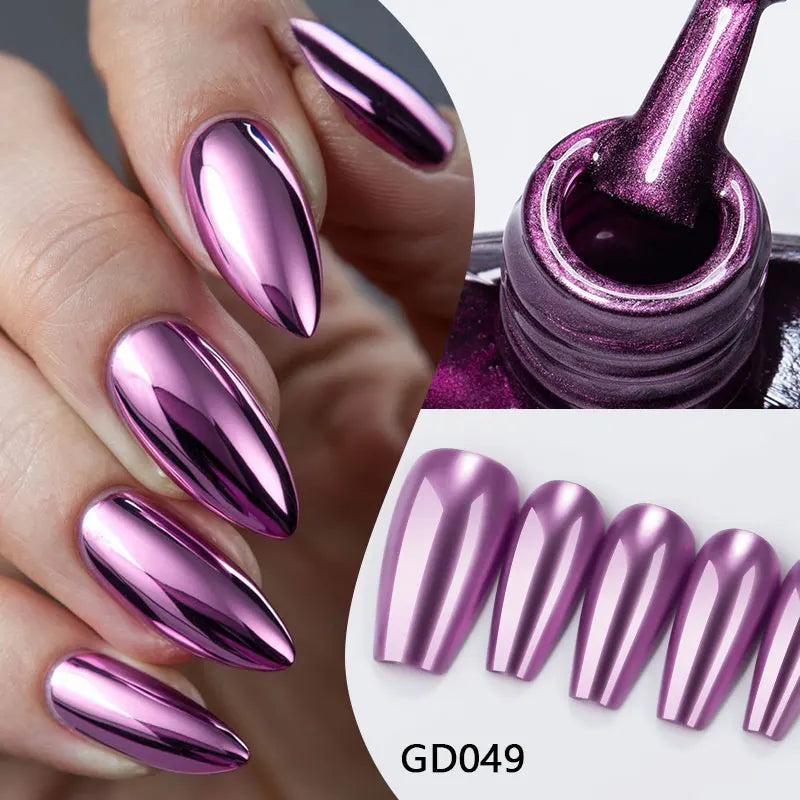 Vernis à ongles effet miroir violet, flacon et ongles brillants.