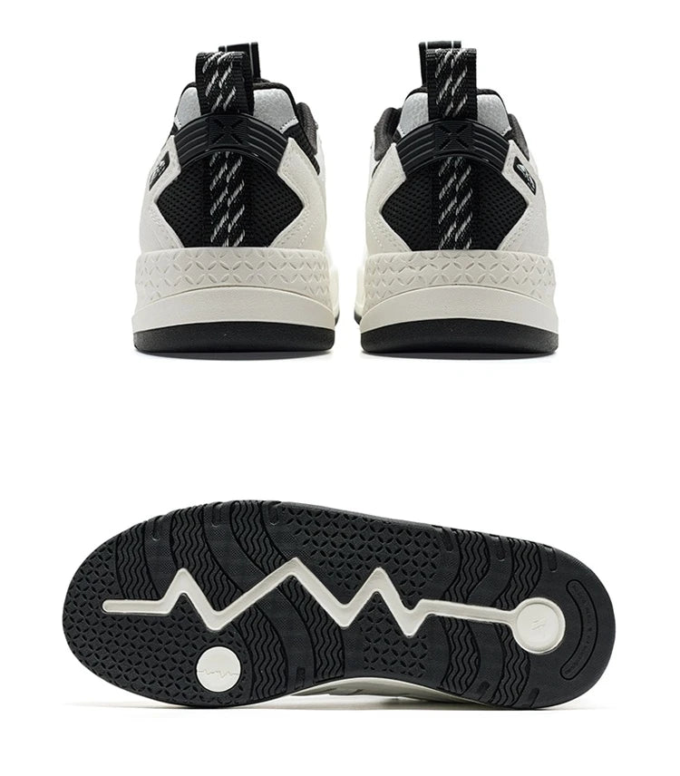 Chaussures de skate arrière blanches et noires, semelle crantée antidérapante