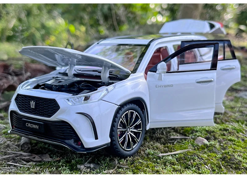 Modèle réduit de SUV Toyota Crown Kluger 1:24 blanc, capot ouvert et roues détaillées