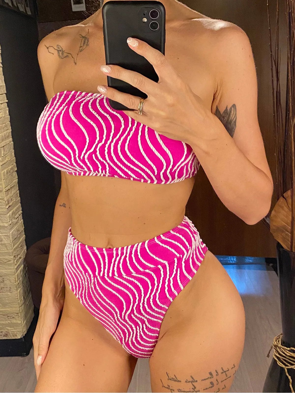 Ensemble bikini 2 pièces taille haute rose vif à rayures ondulées blanches