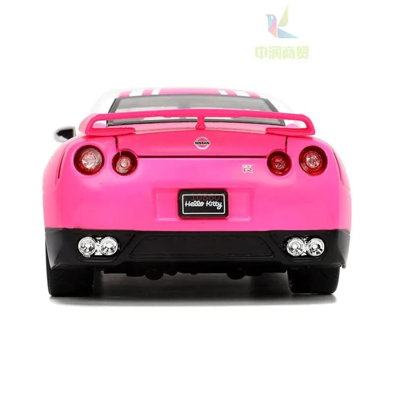 coffret collector Hello Kitty figurine nissan GTR R34 custom couleur rose / blanc