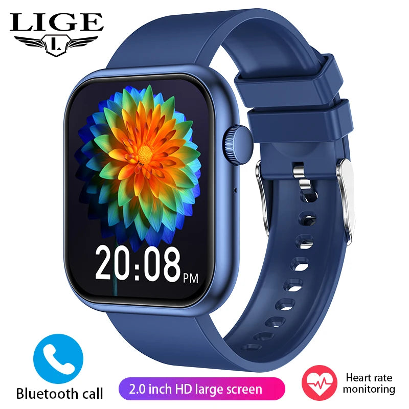 Montre connectée bleue à bracelet silicone, écran lumineux avec fleur et heure 20:08.