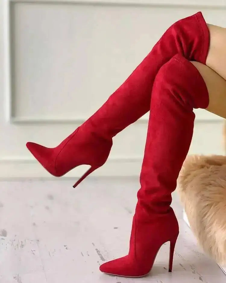 charme pour ces bottes femmes montante en daim a talons éguilles et bout pointues