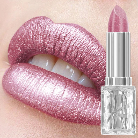 Rouge à lèvres velours pailleté métallisé mauve, lèvres rapprochées avec éclat