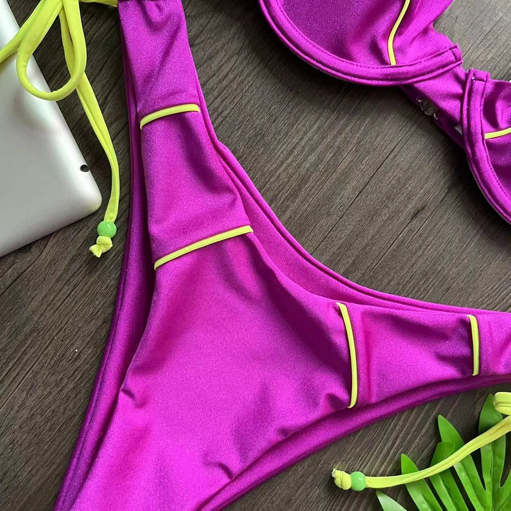 Ensemble maillot de bain 2 pièces violet, liseré jaune, culotte taille basse