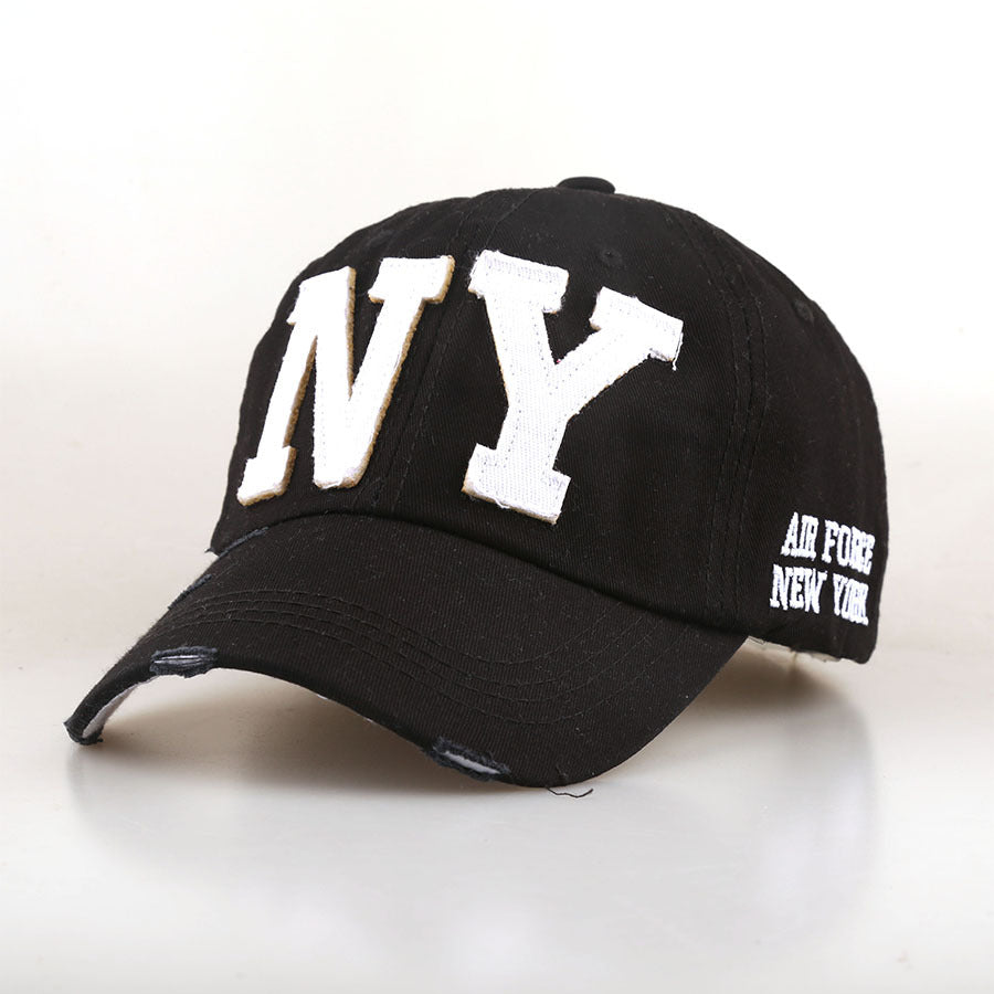 Casquette baseball noire, broderie NY blanche, patch Air Force New York.